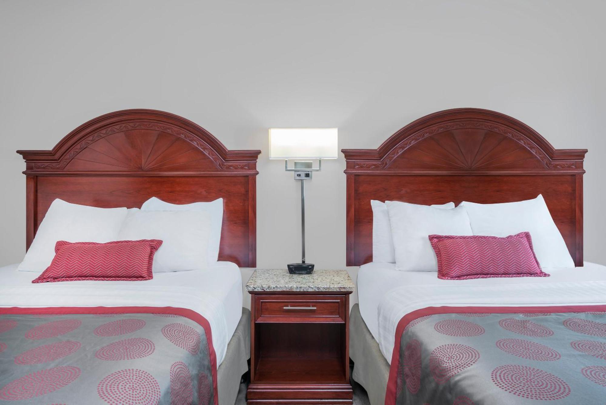 Queen Room Two Queen Beds Mobility Access or Non-Smoking,1434101140:JPEG