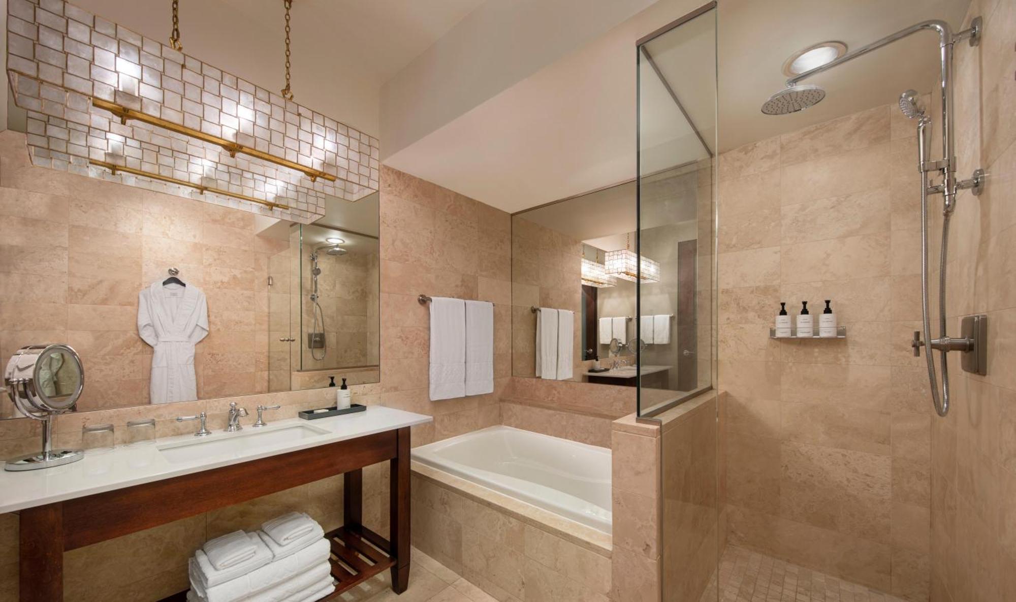 Guest Room, 1 King
