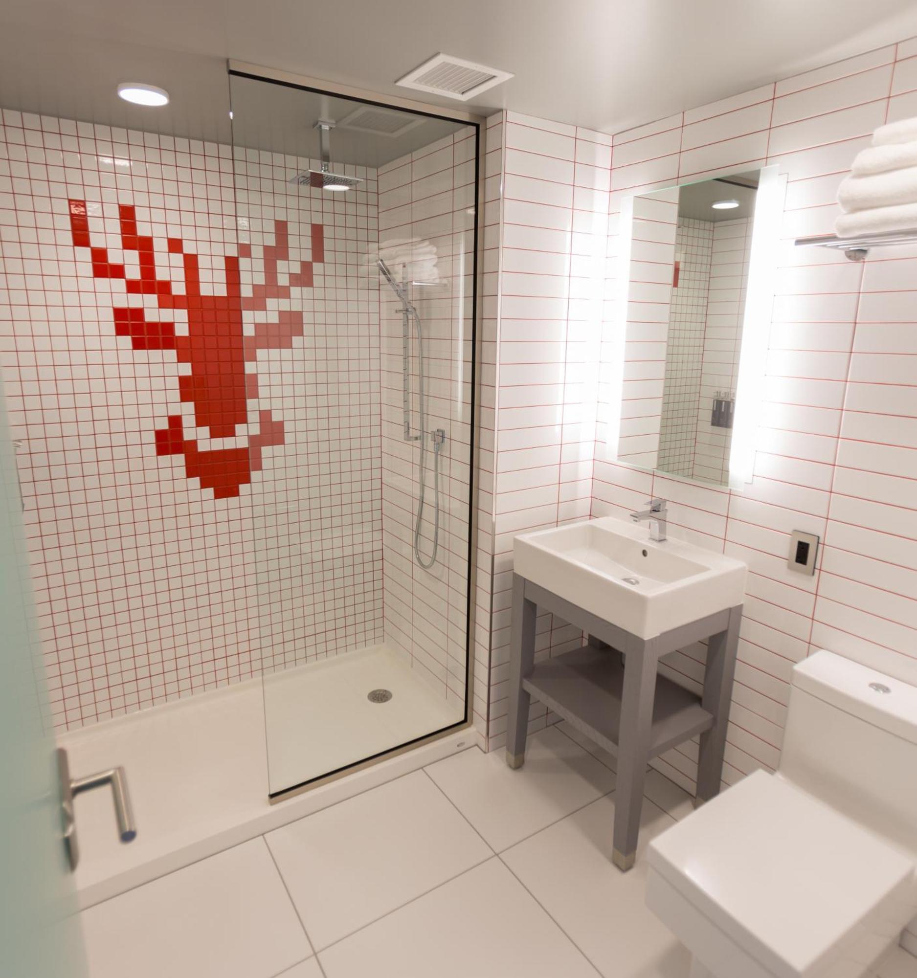 King Room Roll Shower Disability Access or Non Smoking,1165011165:JPEG
