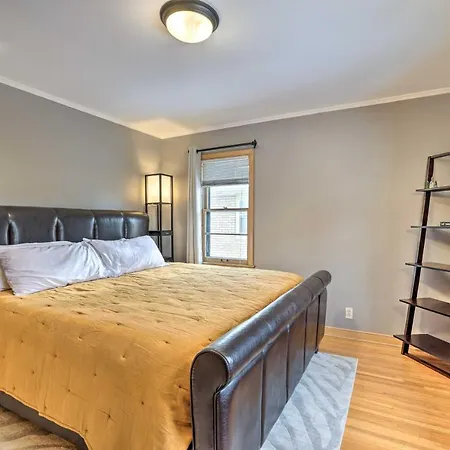 Minneapolis Vacation Rental By Lake Harriet!-2