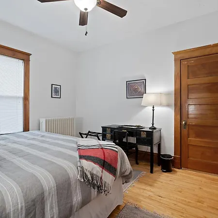 Lowry Hill Flats-3