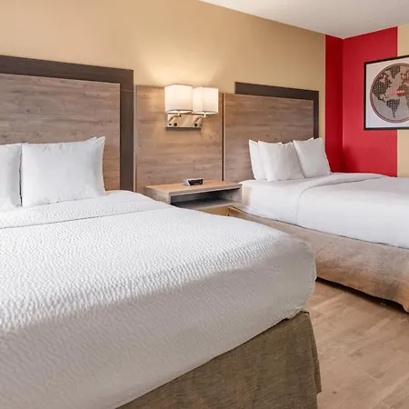 Ramada By Wyndham Minneapolis Golden Valley-3
